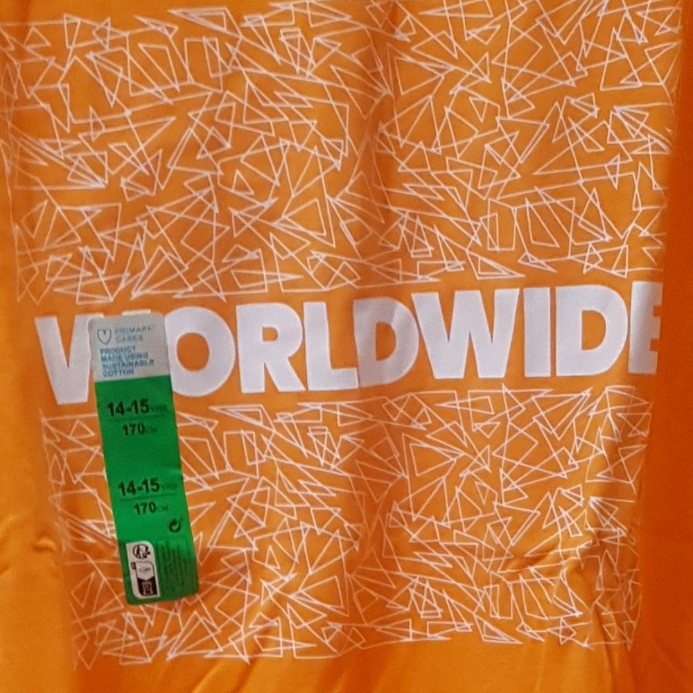 PRIMARK T-SHIRT WORLDWIDE LOGO SIZES 14-15YRS